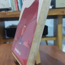 Seorang Laki-Laki yang Keluar Dari Rumah-B