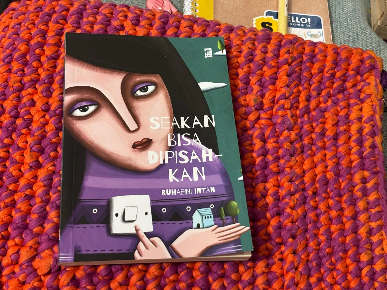 footage buku Seakan Bisa Dipisahkan