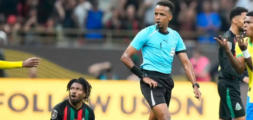 Referee Omar Artan Referee Omar Artan